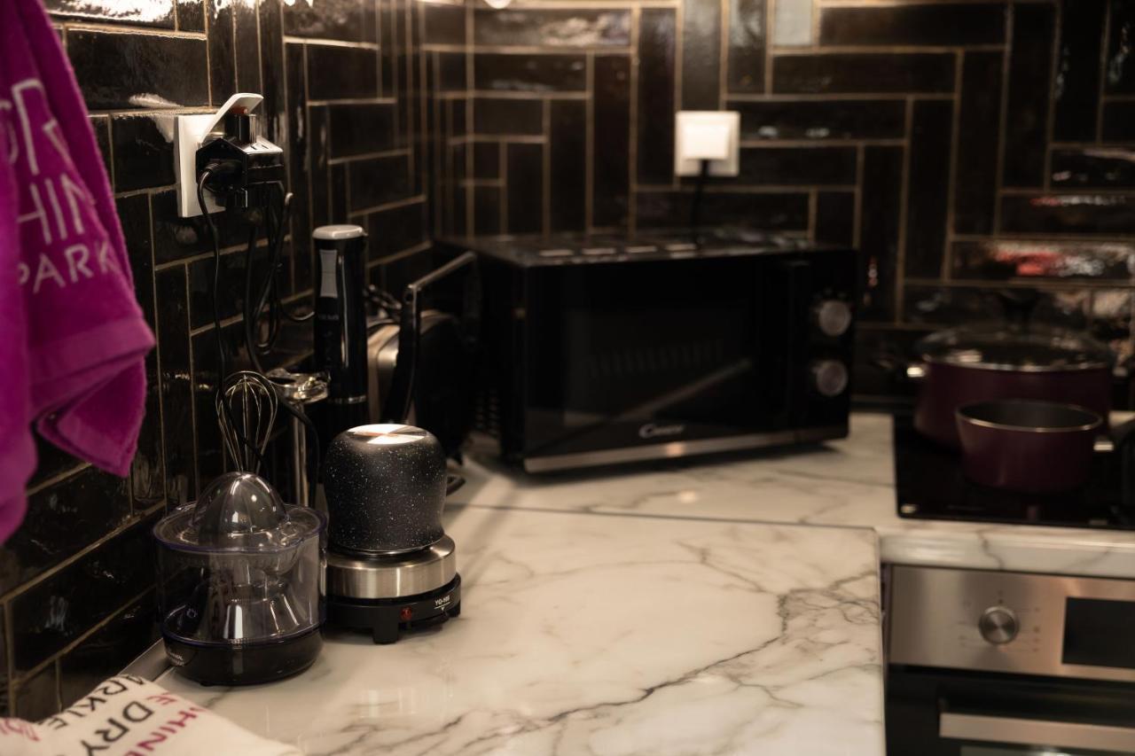 "Elegance" Central Luxury Apartment 피레아스 외부 사진