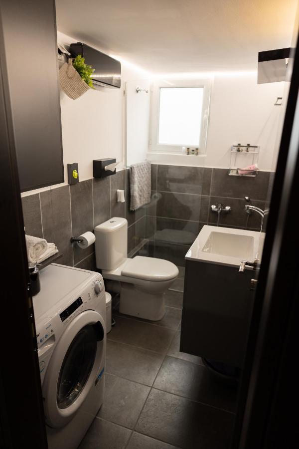 "Elegance" Central Luxury Apartment 피레아스 외부 사진