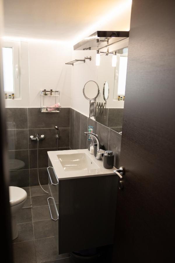 "Elegance" Central Luxury Apartment 피레아스 외부 사진